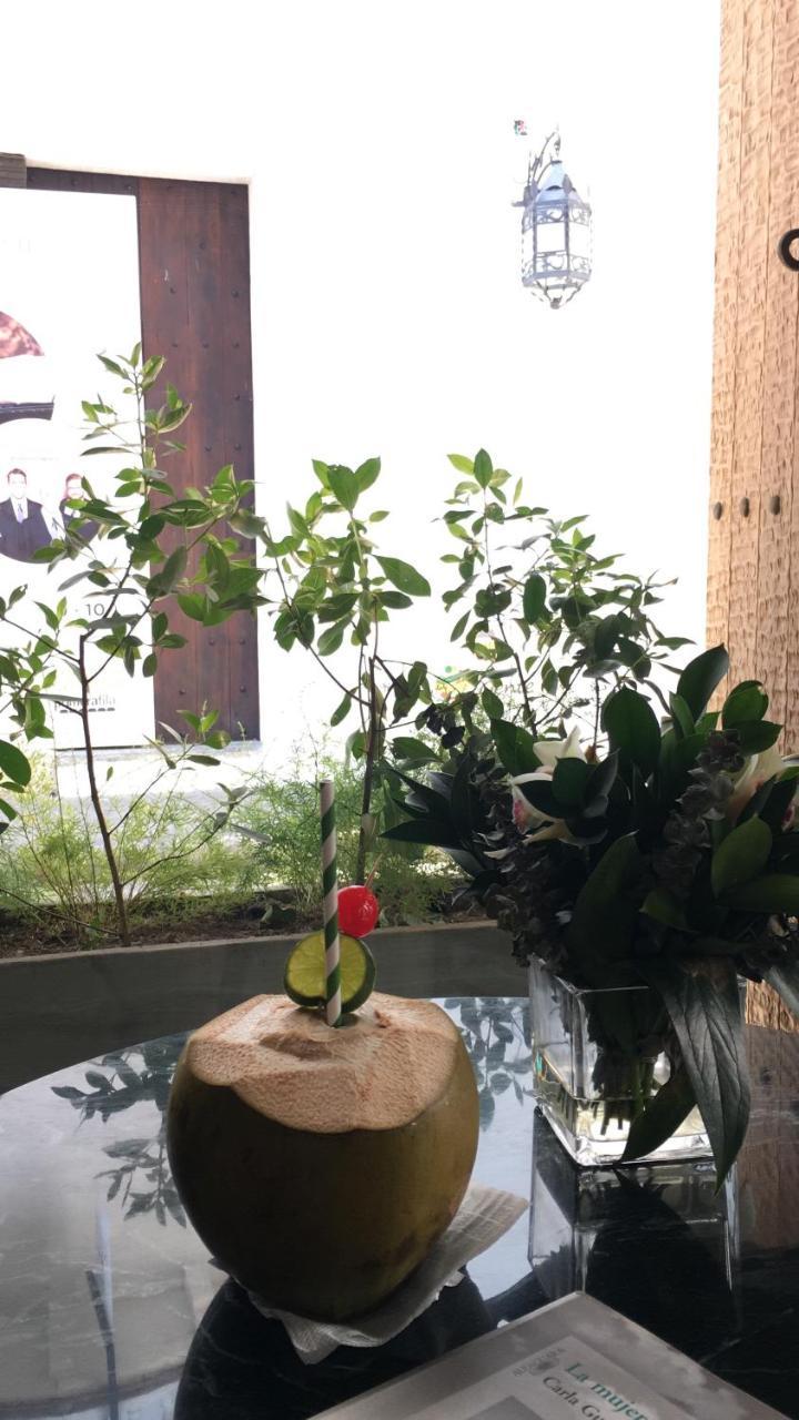 Hotel Boutique Casona Del Colegio Картахена Экстерьер фото A lemon tree in a windowsill
