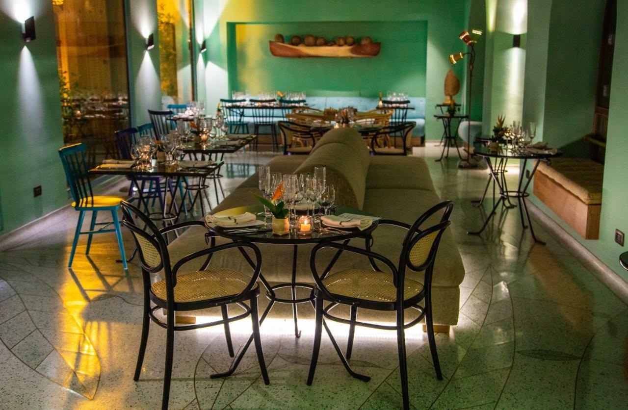 Hotel Boutique Casona Del Colegio Картахена Экстерьер фото Restaurant in Athens